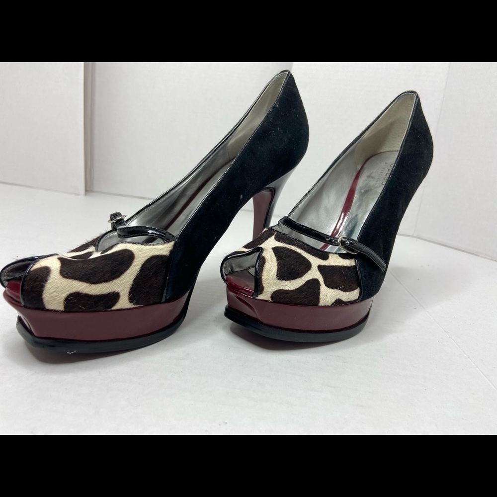 Heels - Picture 2 of 3